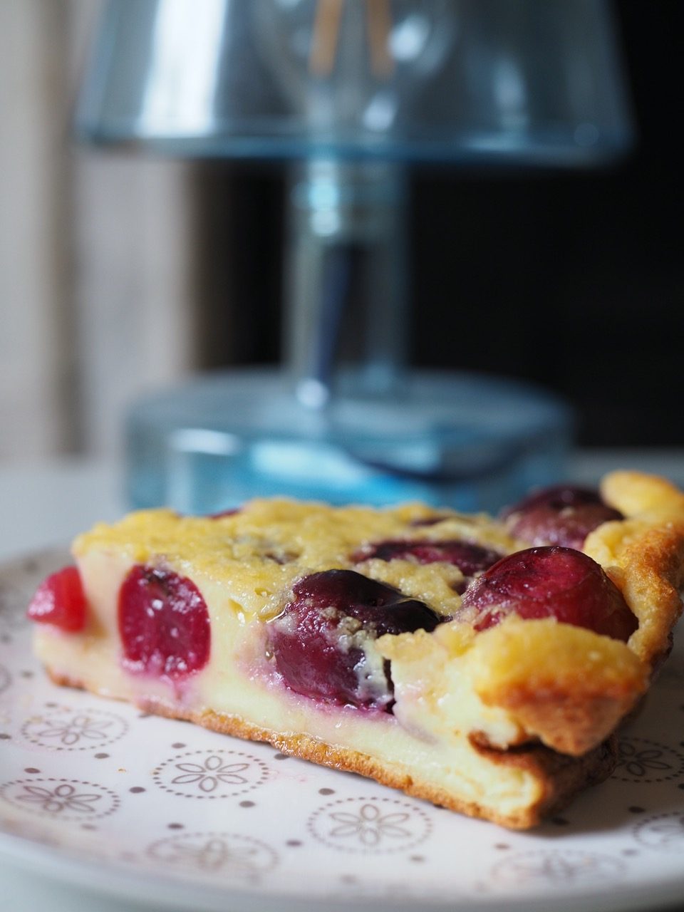 Easy recipe of a French cherry cake!